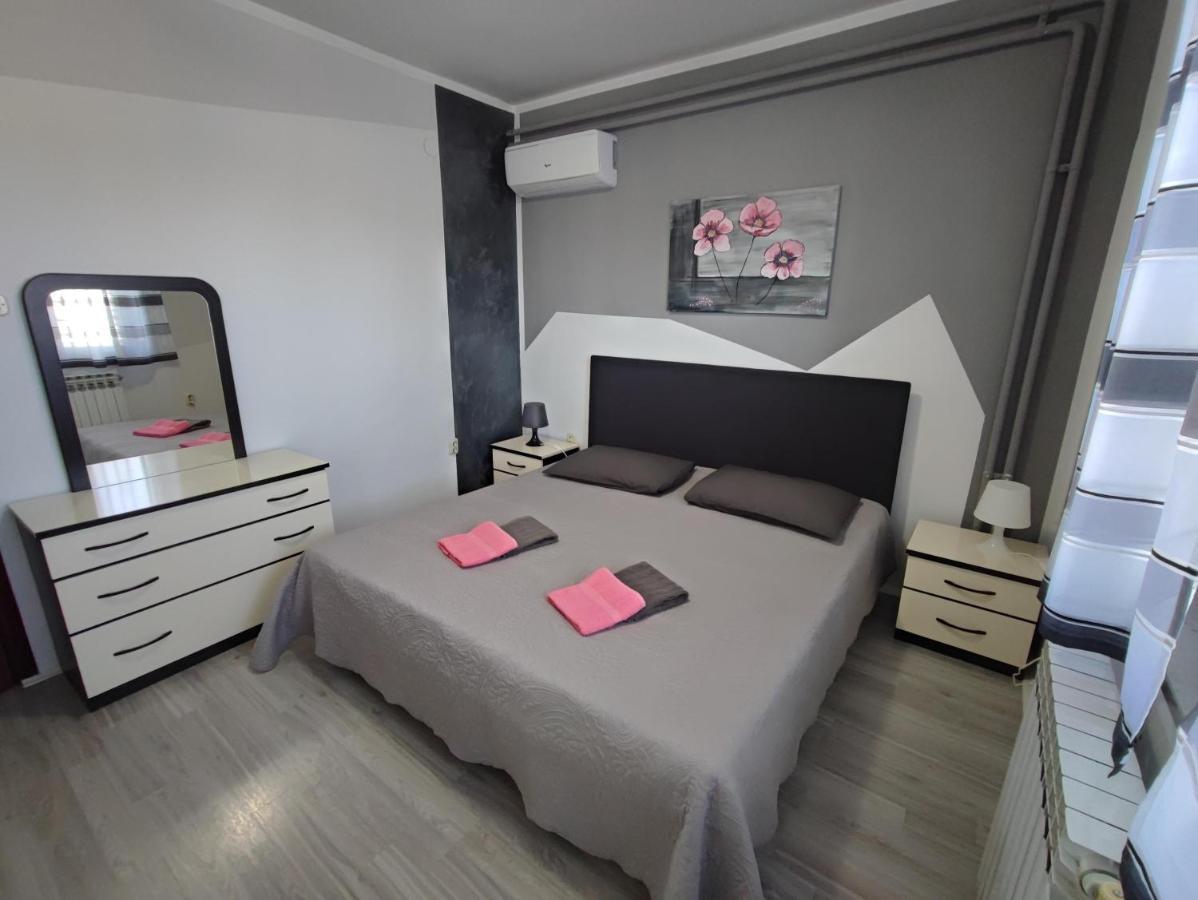 Apartment Ari 罗维尼 外观 照片