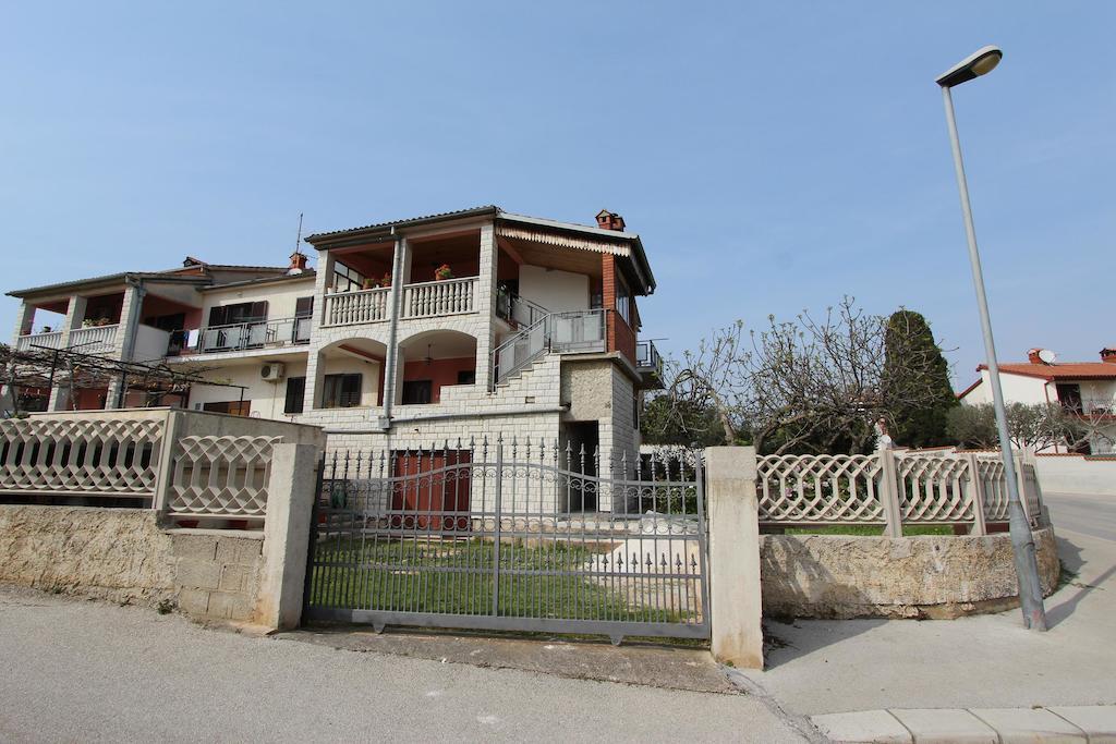 Apartment Ari 罗维尼 外观 照片