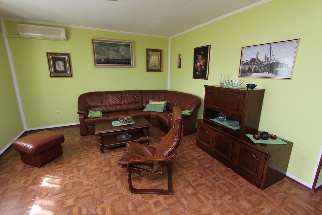 Apartment Ari 罗维尼 外观 照片